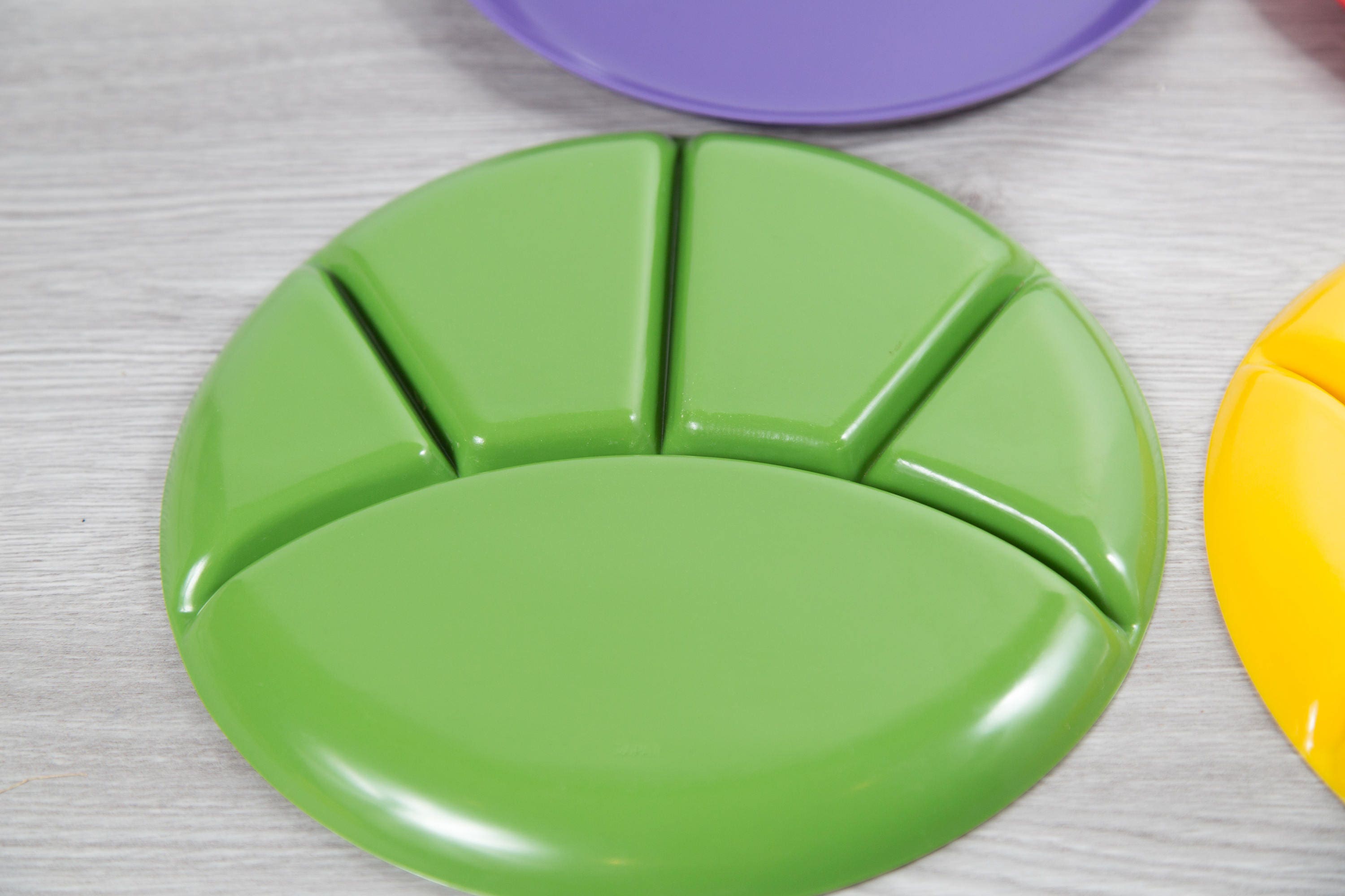 Vintage Divided Plates Set of 4 Colorful Plastic Kids Lunch Dinner