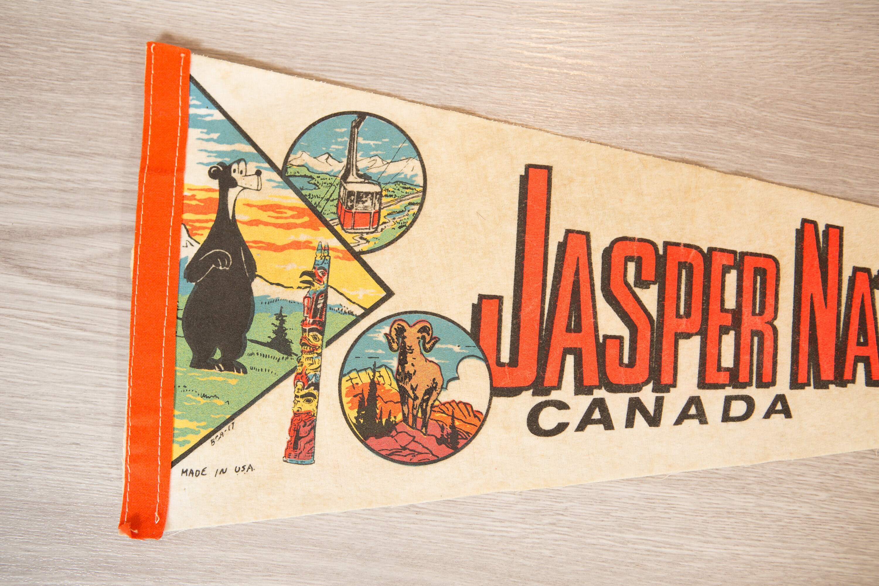 Jasper National Park Pennant Vintage Canadian Felt Souvenir Hanging Triangle Shaped Wall Decor