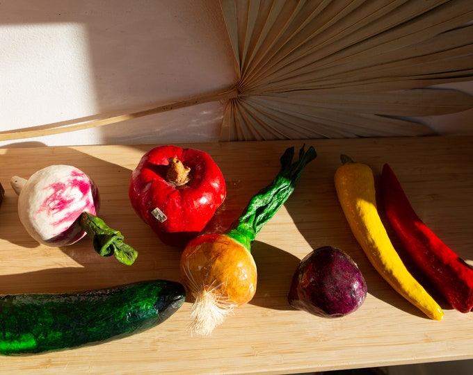 Paper Mache Vegetables - 7-piece Set of Vintage Handmade Painted Mexican Folk Art Veggies - Primitive Rustic Holiday / Farmhouse Decor