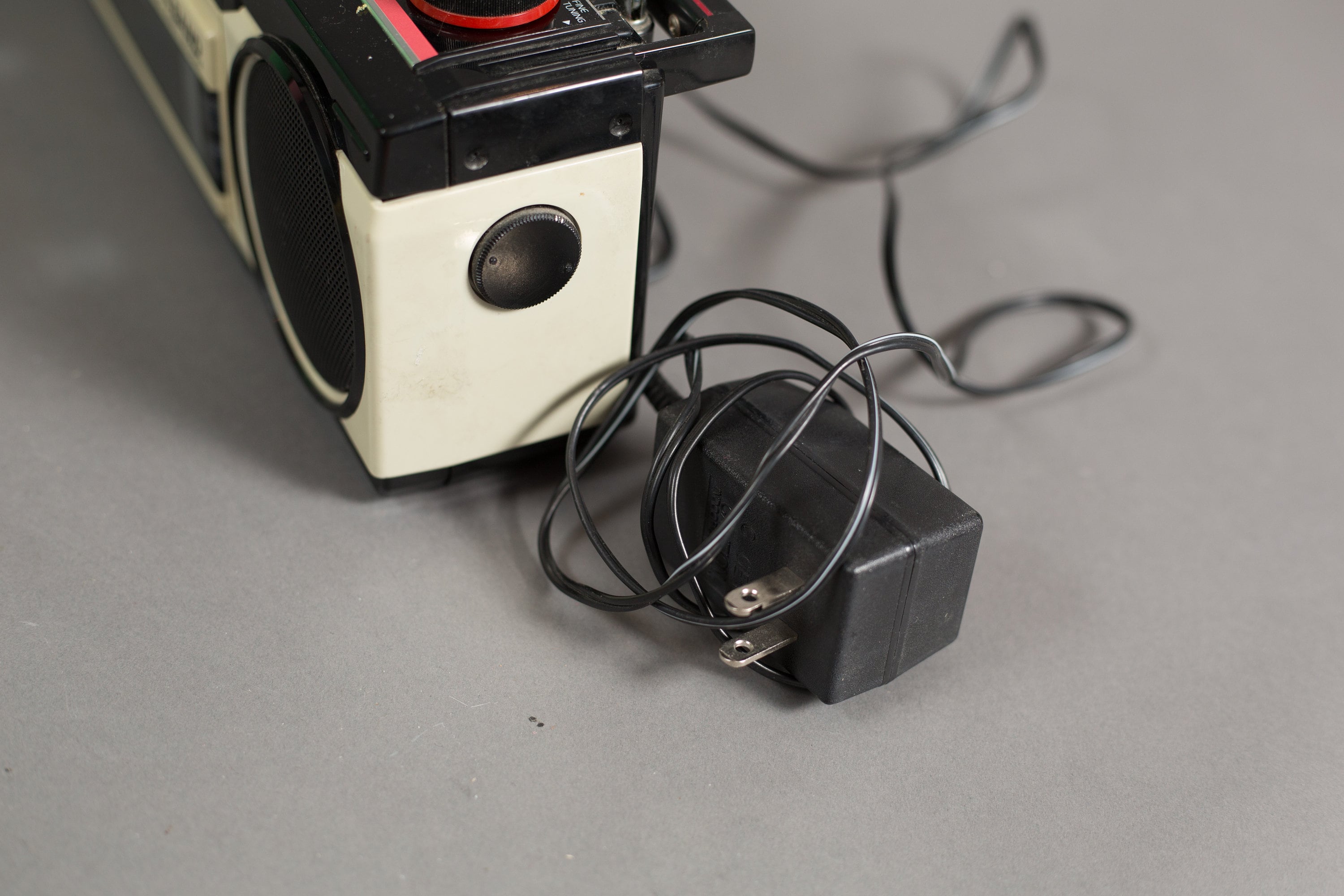 Vintage Sanyo Stereo Radio Cassette Recorder 4 Band AM/FM Stereo with