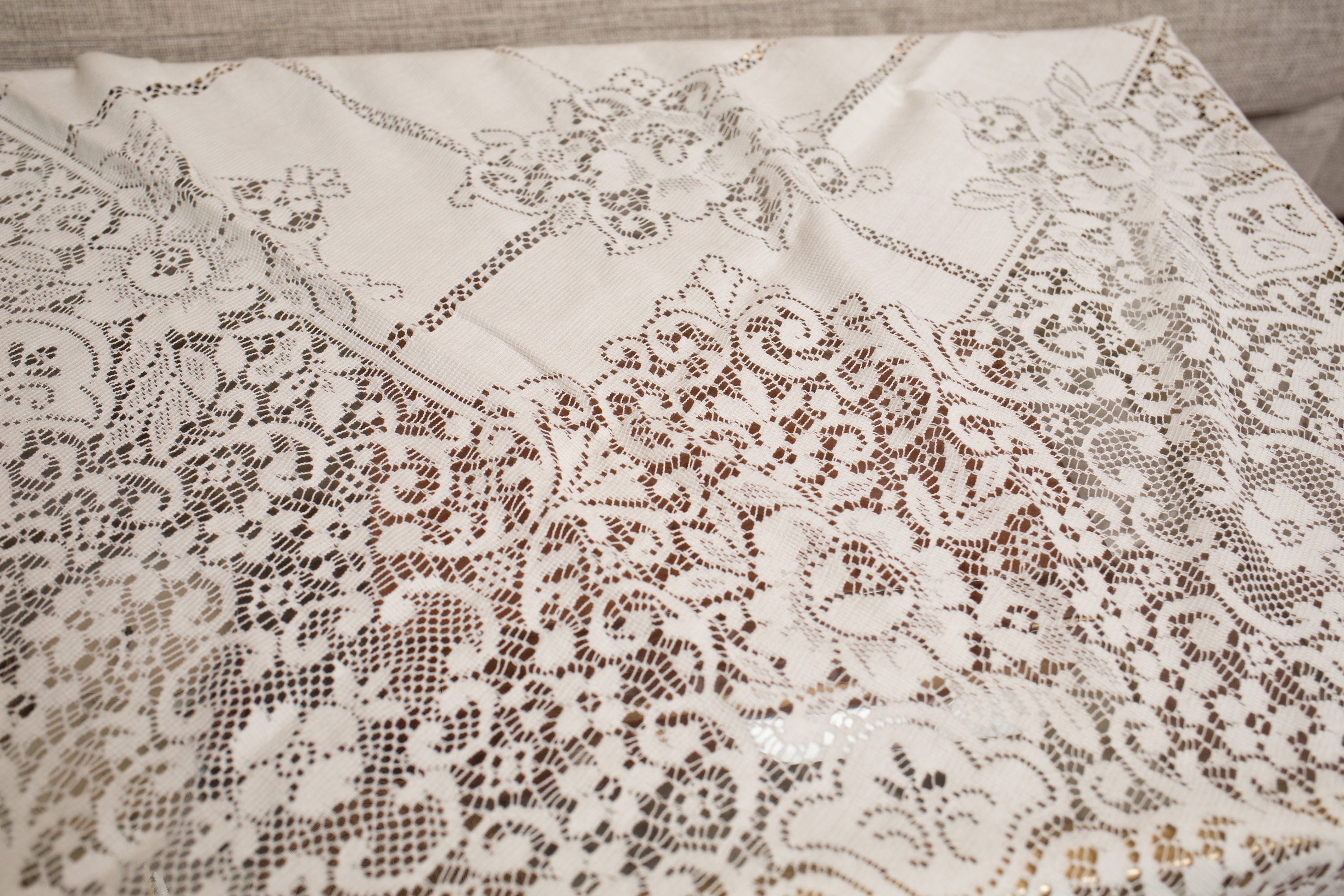 Vintage Scottish Tablecloth 1970's Thistle Lace Ornate Floral Mid Century Geometric Style