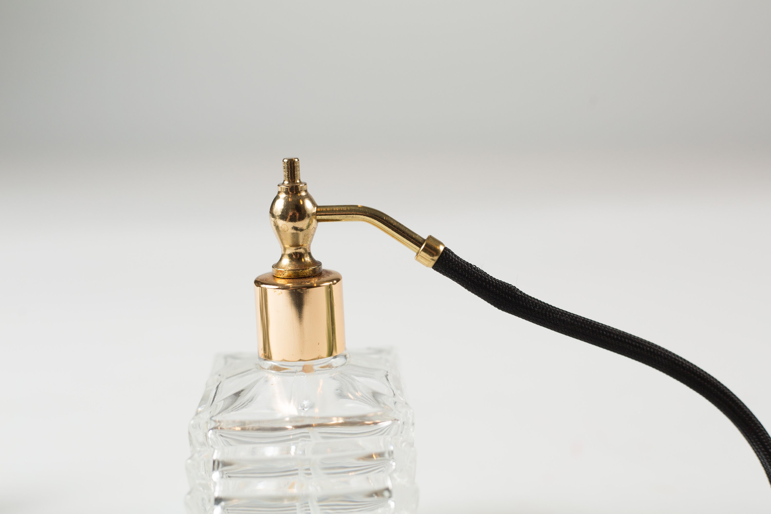 Download Vintage Perfume Bottle - Black Pump Spray Atomizer ...