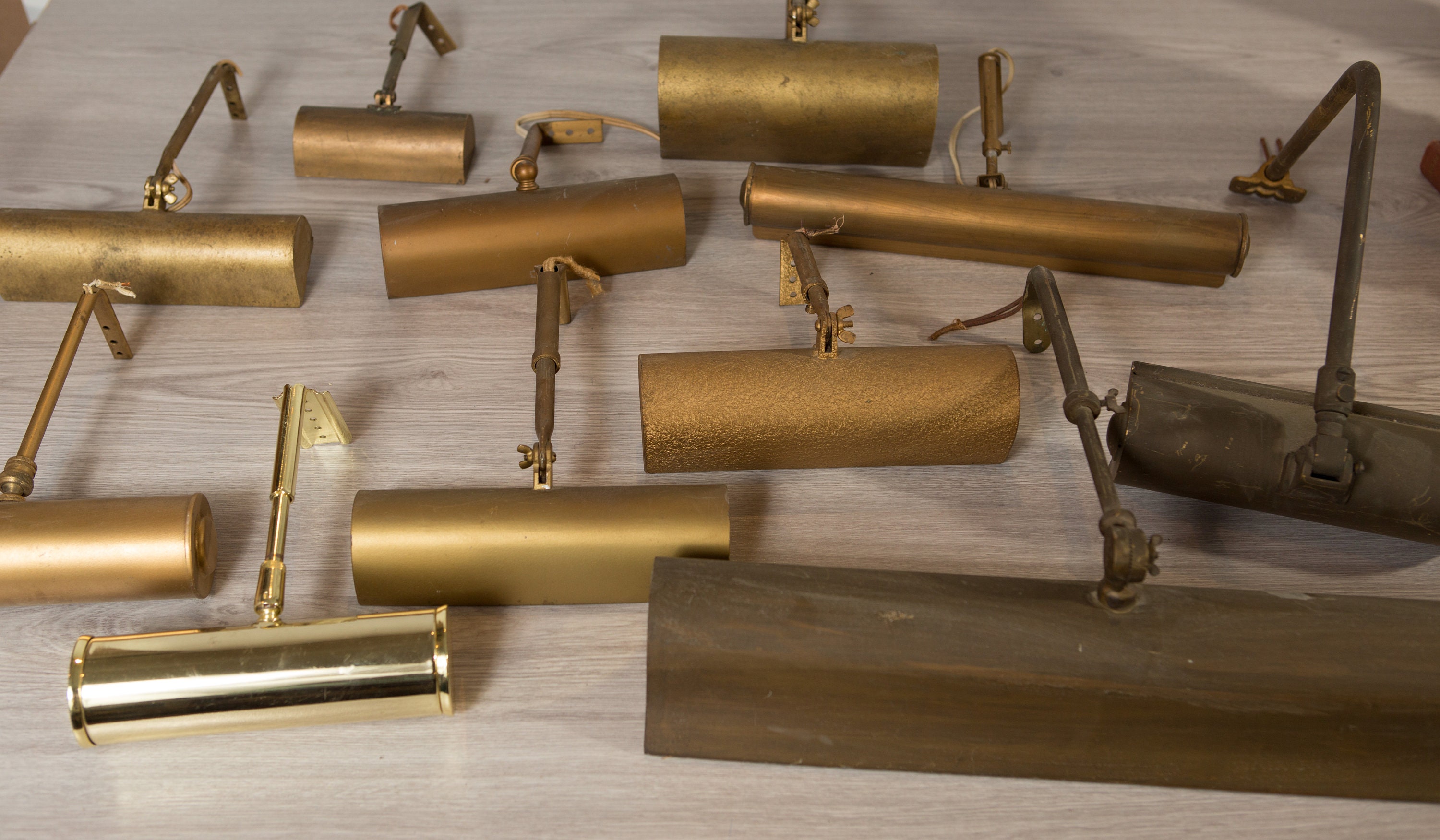 11 Wall Picture Lights Vintage Antique Brass Colored Adjustable Metal