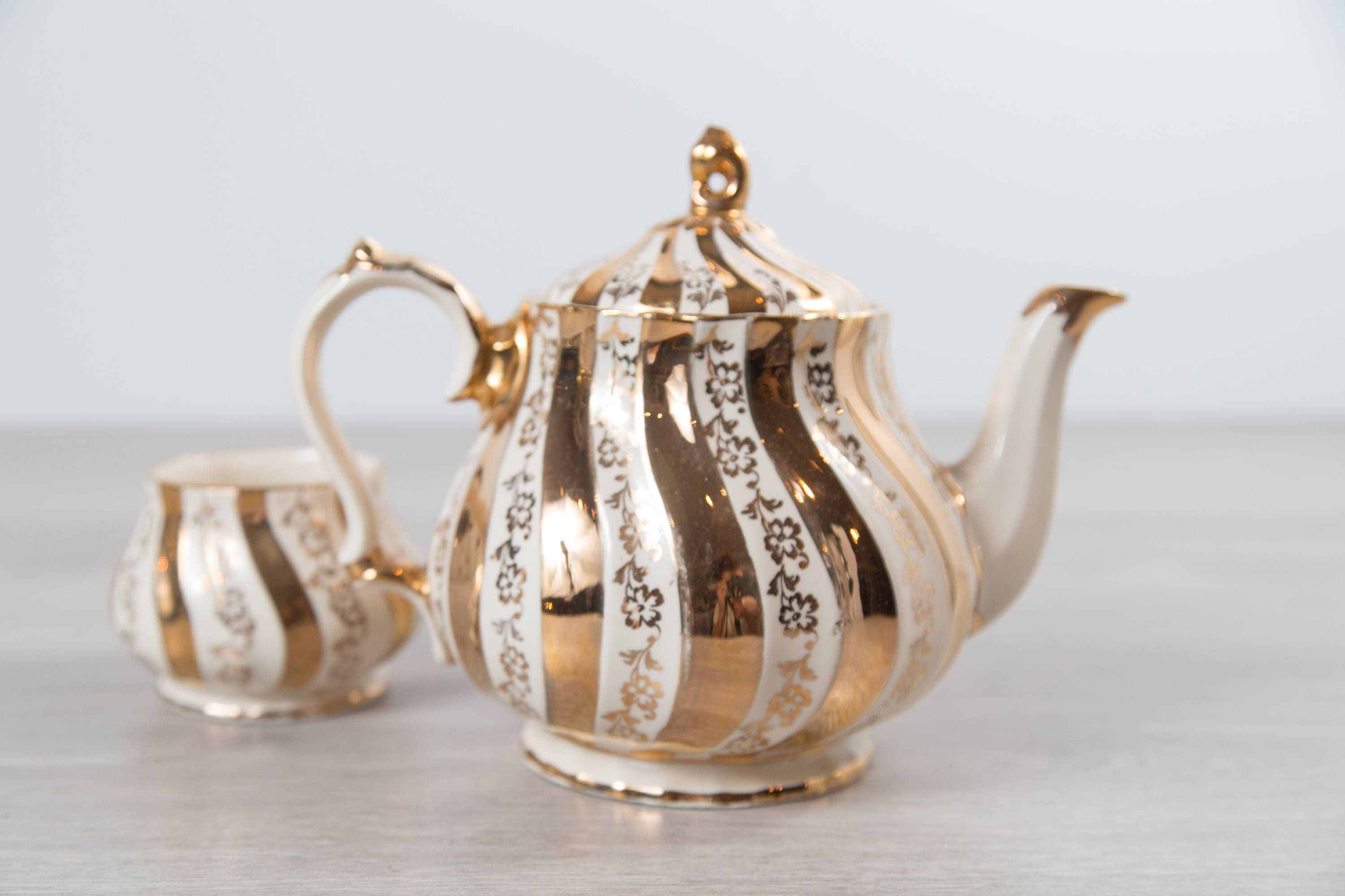 Vintage GoldTeapot 4cup Sadler England 70's Stripes Flower Teapot