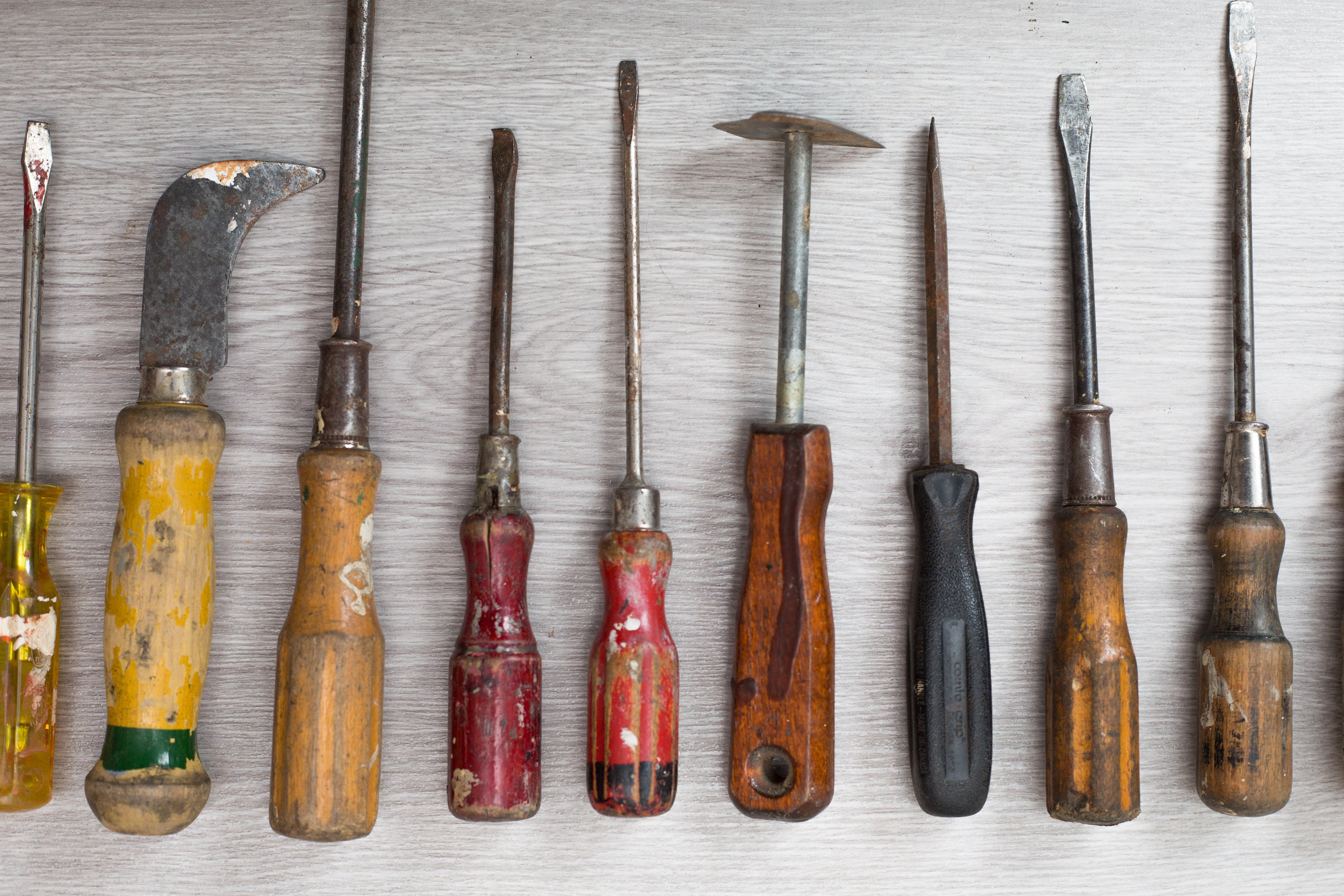 Vintage Tool Set 16 Metal Screwdrivers, Razors, etc Antique Tools