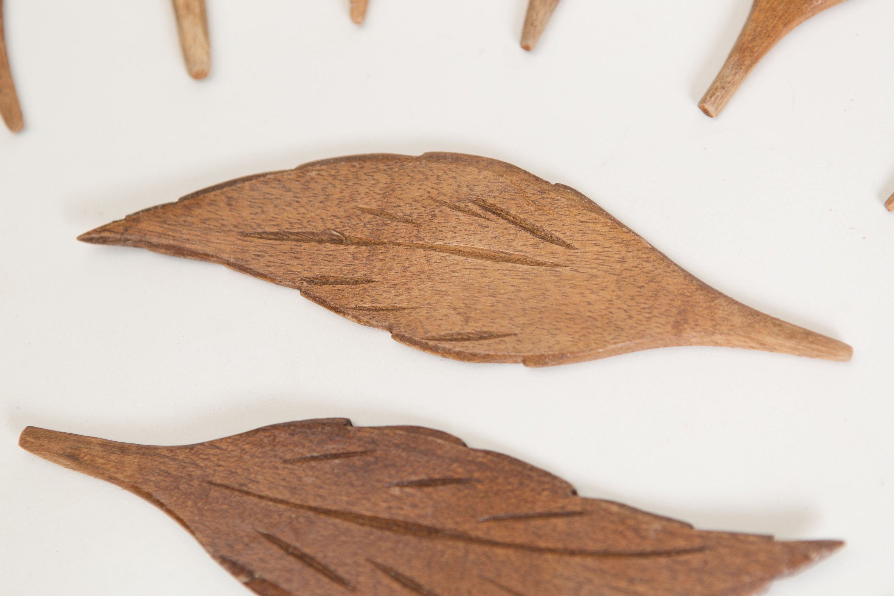 Vintage Wooden Leaves Hand Carved Solid Wood Decorative Autumn Leaf