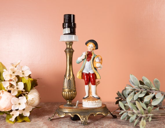 Lampe de chevet figurale Cottagecore Aesthetic Victorian Style Accent Table  Lamp Florentine Style Lamp with Ceramic Male Figure -  France