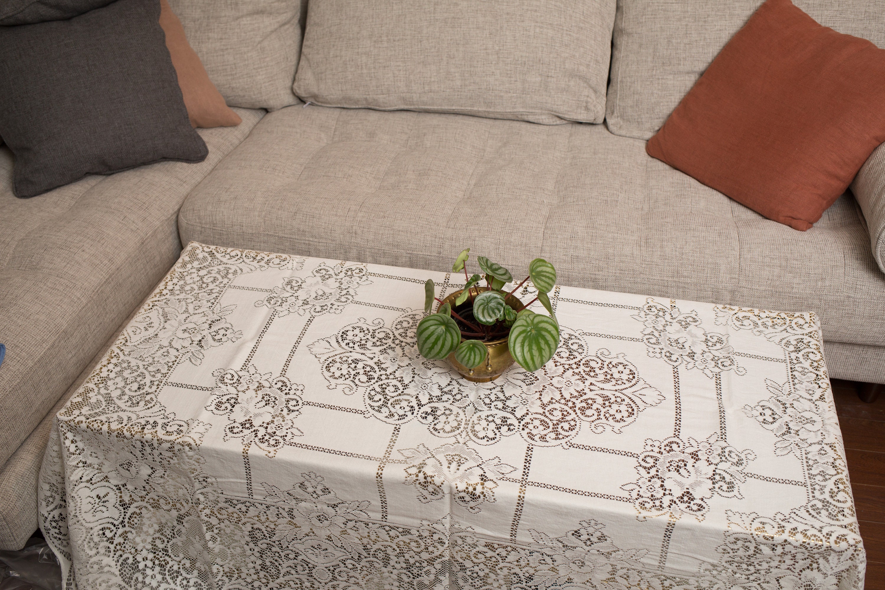 Vintage Scottish Tablecloth 1970's Thistle Lace Ornate Floral Mid Century Geometric Style