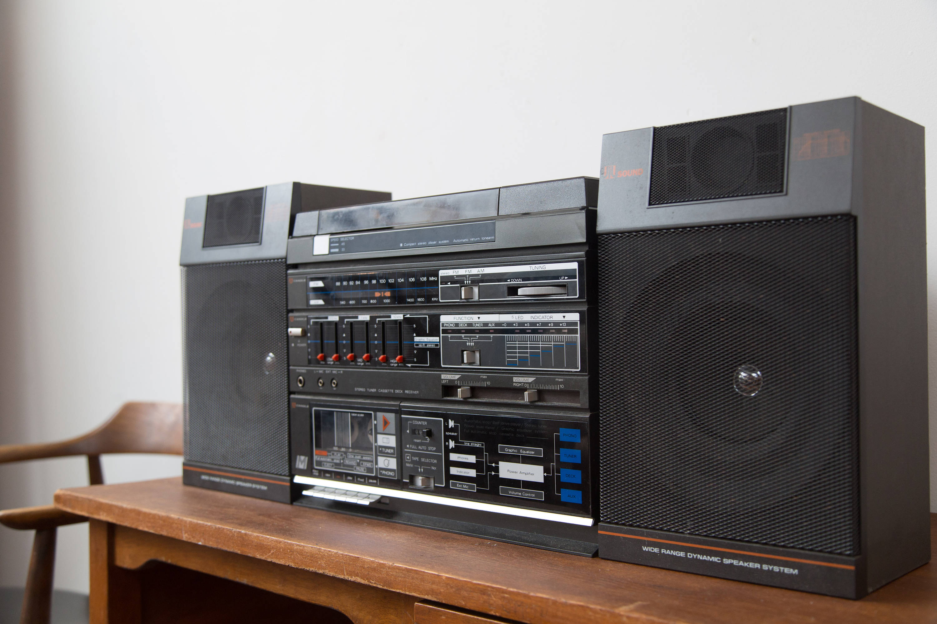 stereo system with turntable stereo system with turntable