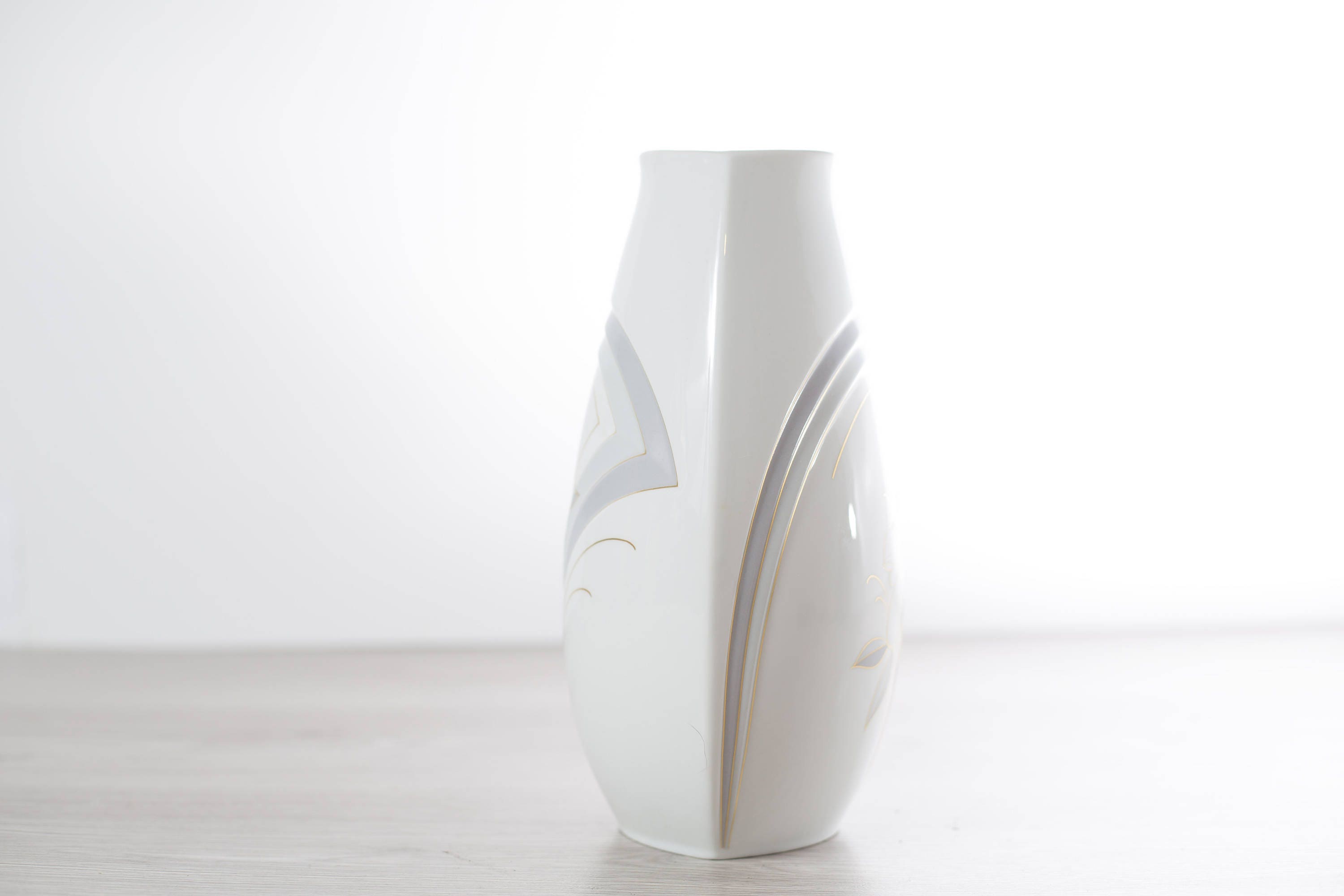 Vintage Kaiser Flower Vase / West Germany White Floral Vase / 1980's Vase