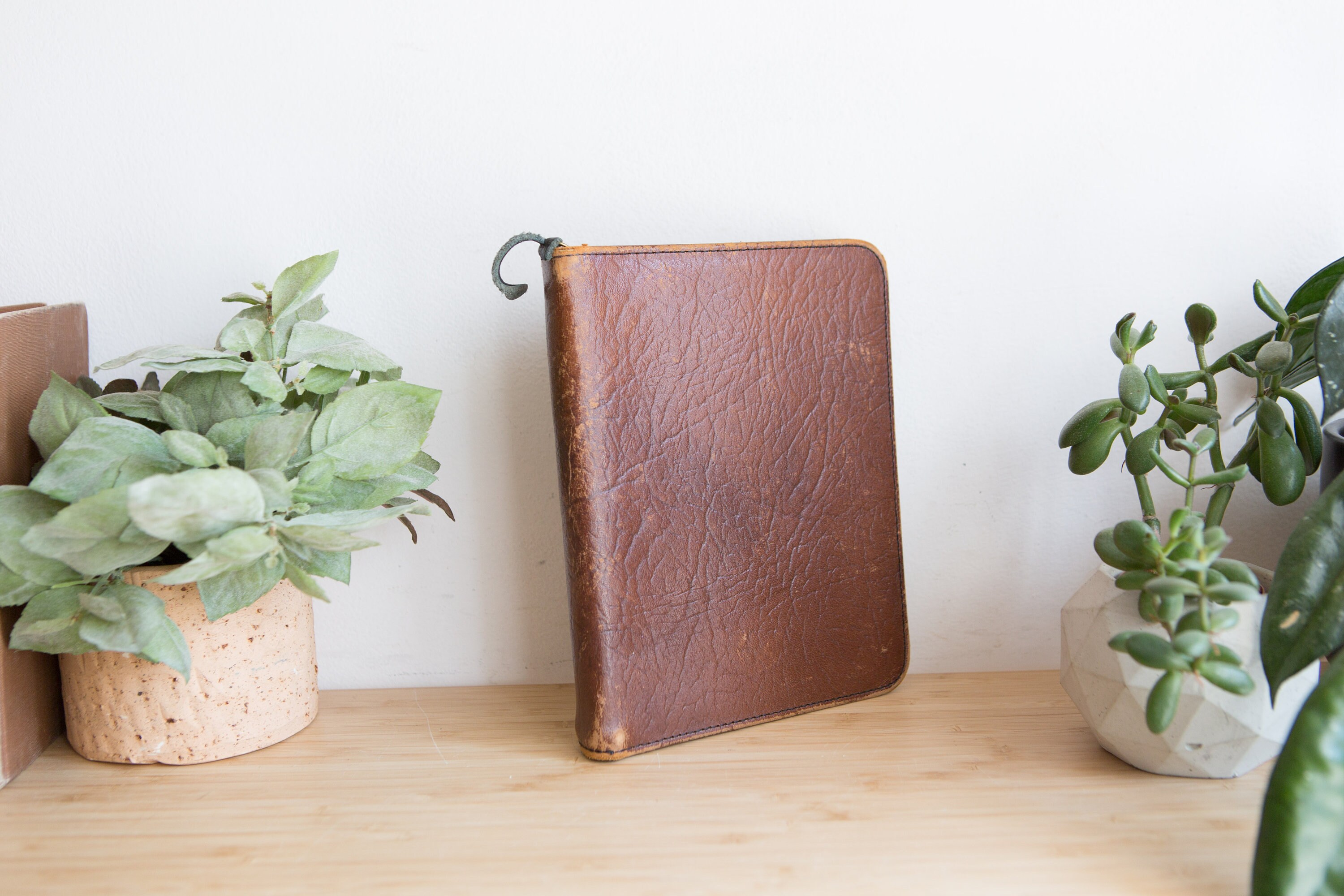 Leather Personal Organizer Leather Booklet Holder Sleeve for Office Documents or Journal