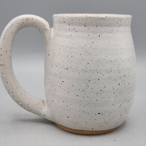 Honey Bee Mug 16 oz - Beekeeper Gift Nature Mug - Queen Bee Nature Lover Gift Wheel Thrown Mug zdjęcie 13