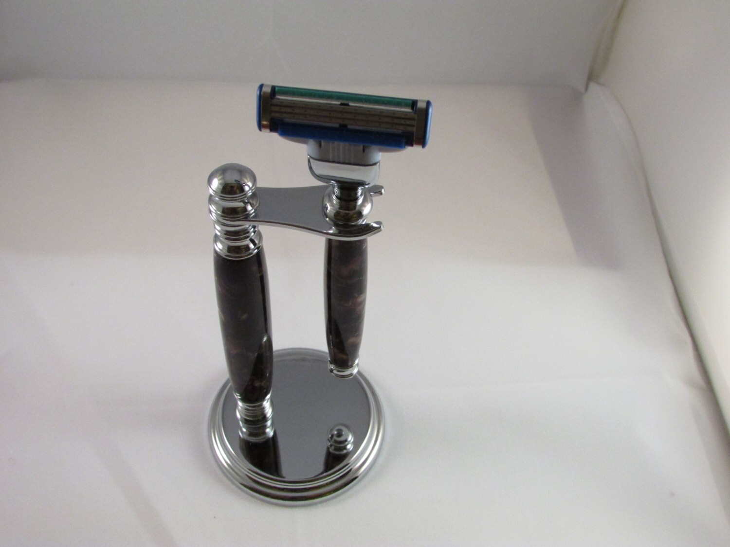 Mach3 Stand Razor Handmade 2 Piece MACH3 Shaving Razor and stand in a (Black and Gold ...