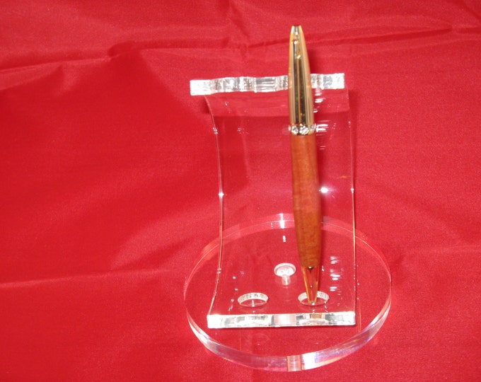 Dutchess Twist Pen( Pink Ivory) includes a felt plastic Pen case
