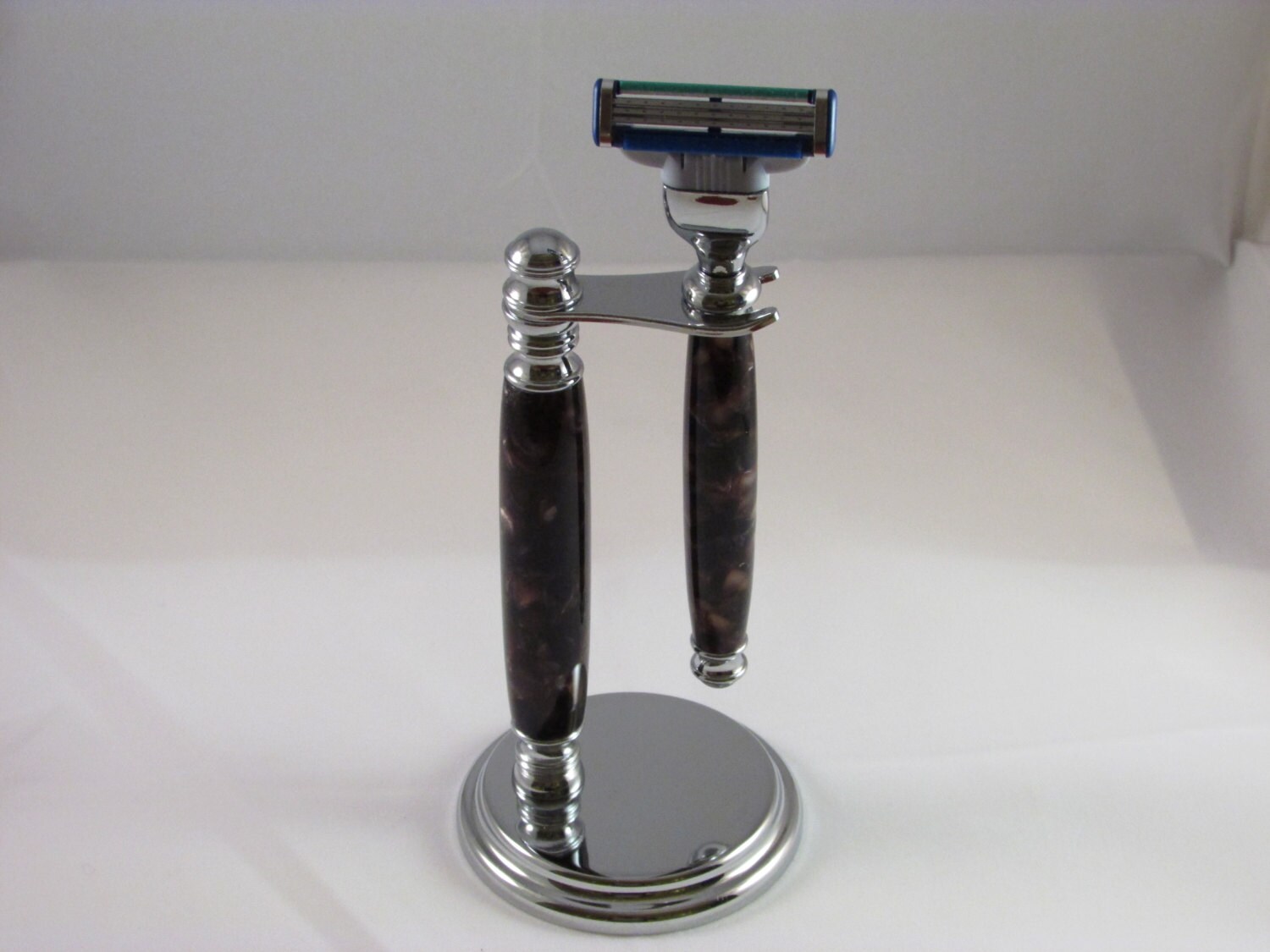 Mach3 Stand Razor Handmade 2 Piece MACH3 Shaving Razor and stand in a (Black and Gold ...