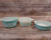 Set Of 3 Turquoise White Amish Butterprint Pyrex Pyrex Glass Pyrex Bowls Farmhouse Americana Housewarming Mixing Bowls Wedding Gift