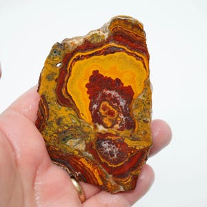 勾玉 (Moroccan Apple Valley Agate Jasper) 津軽錦石 ジャスパー 