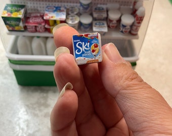 1:12 4 pack of yoghurts ski