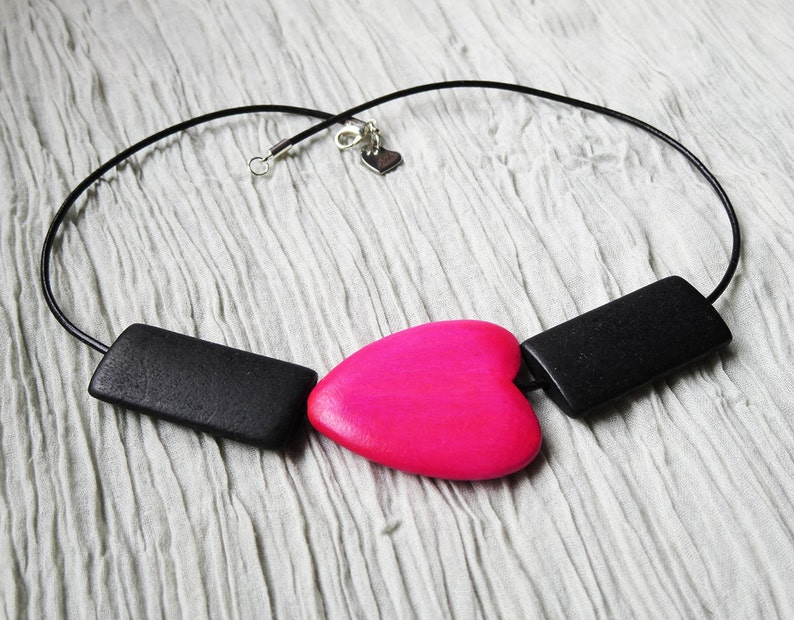 Wooden Beads and Leather Statement Necklace Leather Necklace Geometric Necklace Magenta Heart Necklace Summer Necklace Heart Necklace