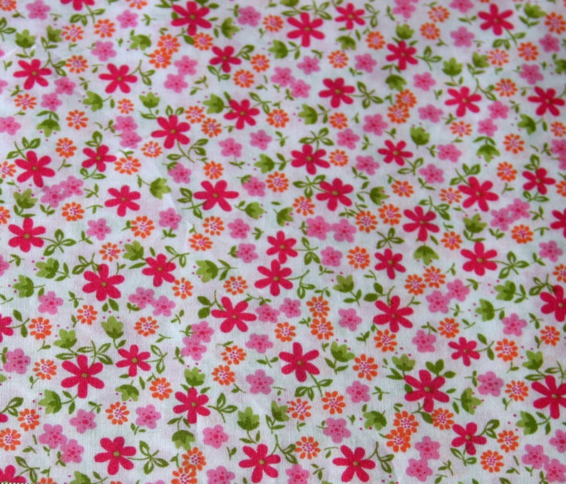 HILCO Baumwollstoff pink grüne Streublümchen Bild 1