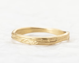 Engraved 14K Yellow Gold Leaf Wedding Ring