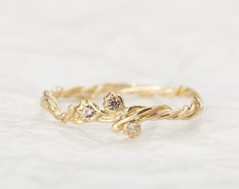 Floral Blossom Ring made of 14K Gold