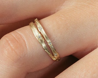 14K Gelbgold Zweig kleiner Diamanten Ehering, Blattgravur Ring, einzigartiger Ring für Sie