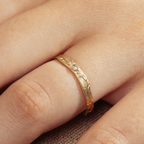 18K Solid Gelb Gold Romantische Blätter Gravierte und Kleine Diamant Verlobungsring für Sie