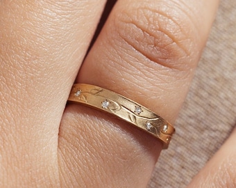 Romantic 18k Solid Gold Engraved Leaves and Diamonds Engegement Band