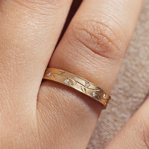 Romantic 18k Solid Gold Engraved Leaves and Diamonds Engegement Band image 1