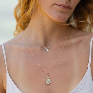 14K Gold &#39;Mother of Pearl&#39; Shell Necklace with Diamond, Seashell Pendant Necklace, Layering Jewelry, Ocean-Inspired Gift for Her