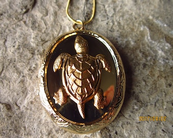 Sea Turtle  Gold Plated Locket - Quality - Photos, Keepsakes, Vacation, Cruise, Beach, Turtle, Sea, Ocean