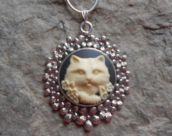 Stunning Ivory Cat (on a black background) Cameo Pendant Necklace---.925 plated 22" Chain--- Great Quality