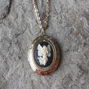 Flying Guardian Angel Cameo Gold Plated Locket!!! High Quality!!!  Religious, Mother Mary, Weddings, Photos, Keepsakes