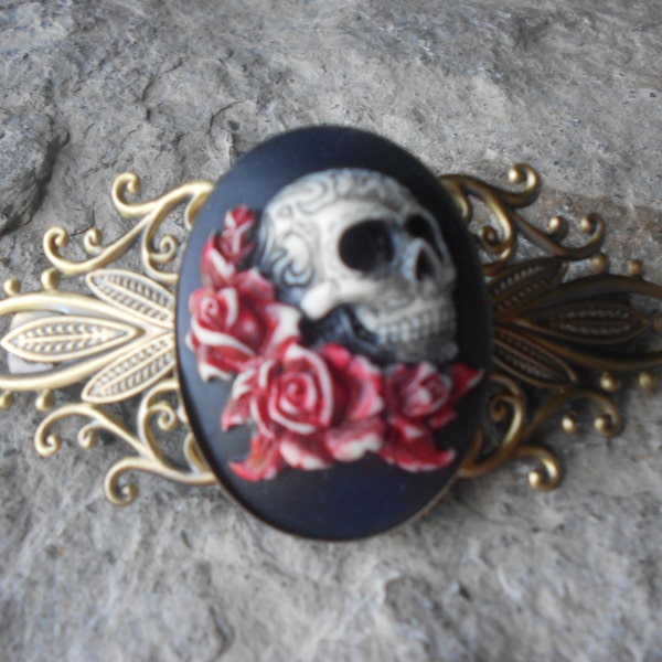 Choisissez Rouge ou Violet - Skull & Roses Cameo Antiqued Bronze Filigree Barrette - Accessoire capi hair - Goth - Mariage - Mariée - Mariée - Accessoire