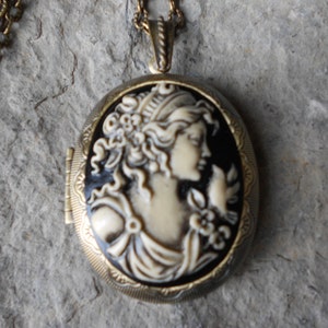 CAMEO LOCKET-- Victorian Woman Portrait Cameo - Hand Painted -  2&quot; long--- Bronze - Antique Look--- Great Quality!!