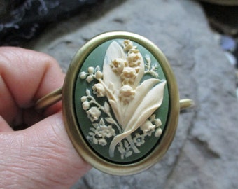 Elija verde, negro, lavanda, azul o burdeos - Pulsera de manguito de bronce Cameo de lirio del valle - Calidad - Único - Boda - Novia