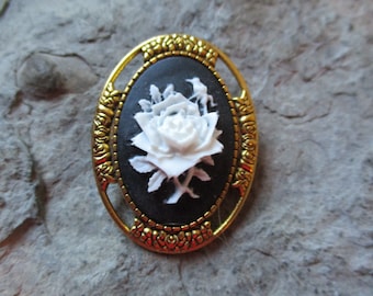 Choisissez Blanc, Rouge ou Violet - Rose Cameo Gold Brooch - Roses - Floral - Mariage - Mariée