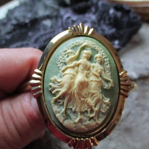 Escolha o acabamento e a cor - verde, preto ou cornalina - pulseira Muses, Graces Cameo Cuff - qualidade