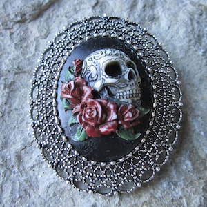 Choose Silver of Gold - 2 in 1 - Skull and Roses (Hand Painted) Cameo Brooch/Pin/Pendant Beautiful Detail - Skeleton, Goth, Halloween