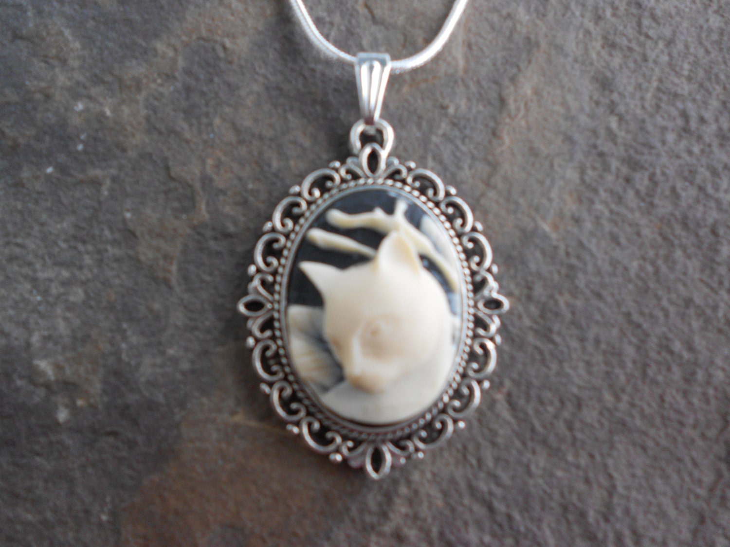Stunning Ivory Cat (on a black background) Cameo Pendant Necklace---.925 plated 22" Chain--- Great Quality