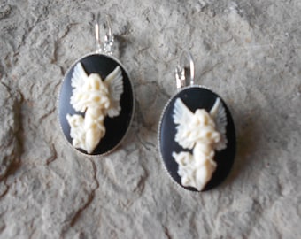 Escolha Prata ou Ouro - Brincos com Camafeu de Anjo da Guarda Ascendente em Alavanca Francesa!! Religiosos - Natal, Qualidade, Religioso, Páscoa