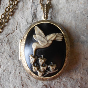 Choose Bronze, Silver or Antique Silver - Hummingbird  (hand painted) Cameo Locket- Wonderful Look - Quality