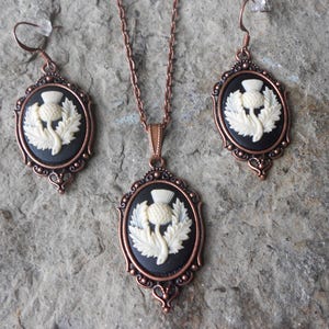 Scottish Thistle (Scotland&#39;s emblem) on a Beautiful Black Background Cameo Copper Necklace and Earrings Set - Quality