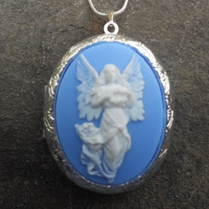 Cameo Locket - Ascending Angel with Wings on a Sky Blue - Great Quality -  Weddings, Photos, Keepsakes