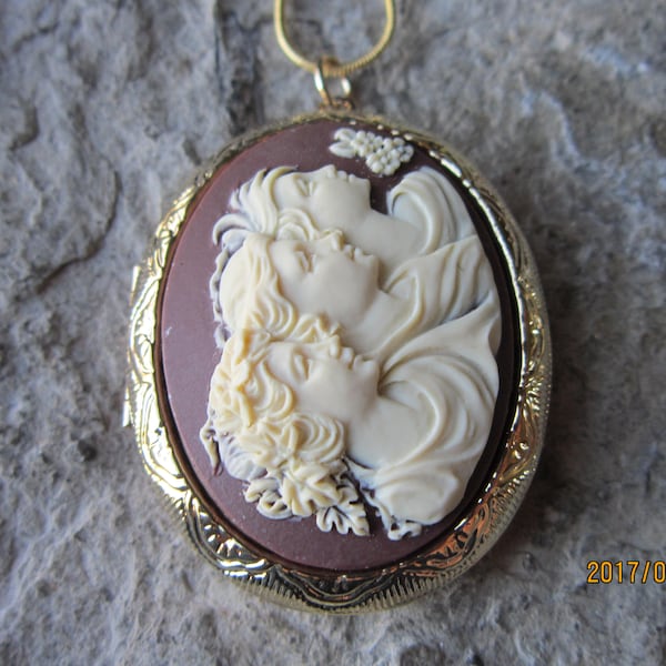 Mother and Daughters, 3 Generations, Sisters Cameo Gold Plated Locket- Great Quality!!! Mother's Day, Photos, Keepsakes