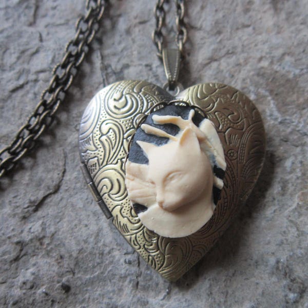 CLEARANCE - Kitty Cat Cameo Bronze Heart Locket!!! High Quality - Photos, Keepsakes, Cat Lover