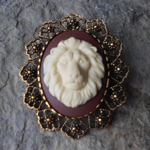 Choose Setting Color - 2 in 1 - Lion  - Lion's Head Cameo Brooch/Pin/Pendant Beautiful Detail and Great Quality