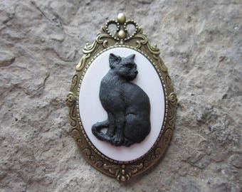 Choose Black or Cream - Cat - 2 in 1 - Kitty Cat Cameo-  Brooch/Pin/Pendant - Great Quality - Cat Lover - Halloween - Witch - Gift