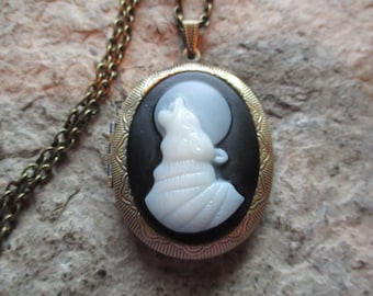 Choose From Several Finishes - Wolf Howling at the Moon Cameo Pendant Locket - Wolf Gift - Great Quality -Native American